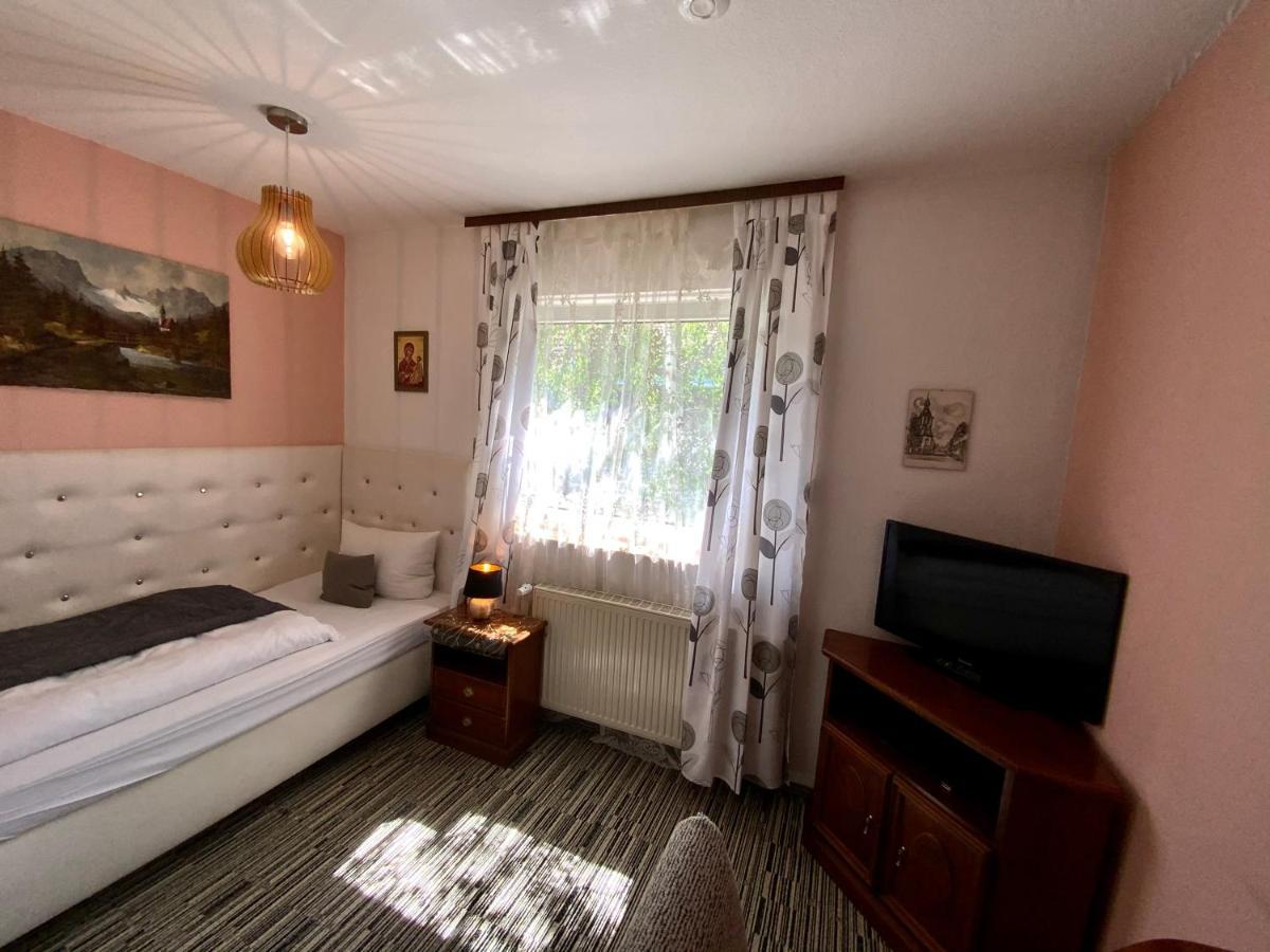 Hotel Attaché Raunheim Buitenkant foto