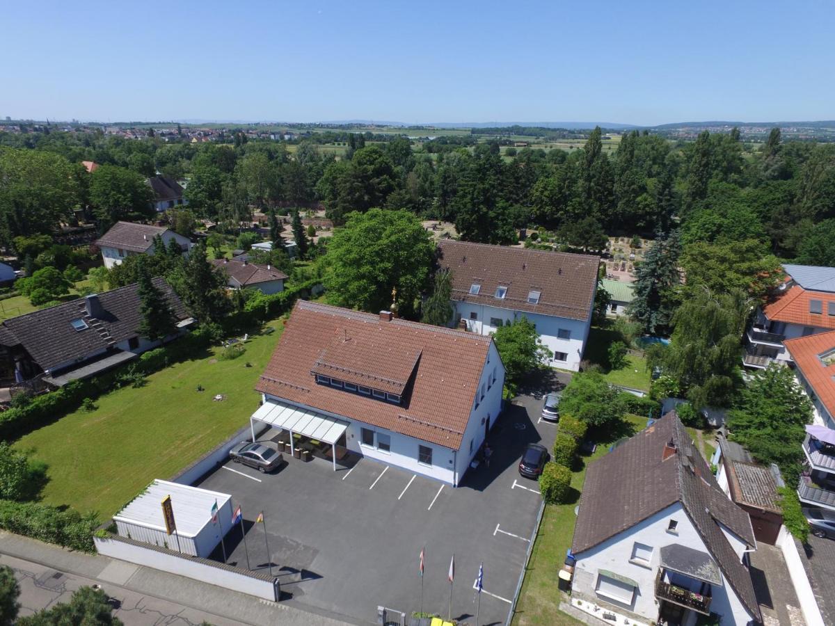Hotel Attaché Raunheim Buitenkant foto
