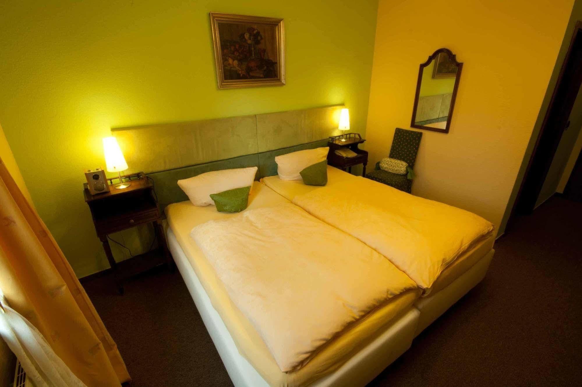 Hotel Attaché Raunheim Buitenkant foto