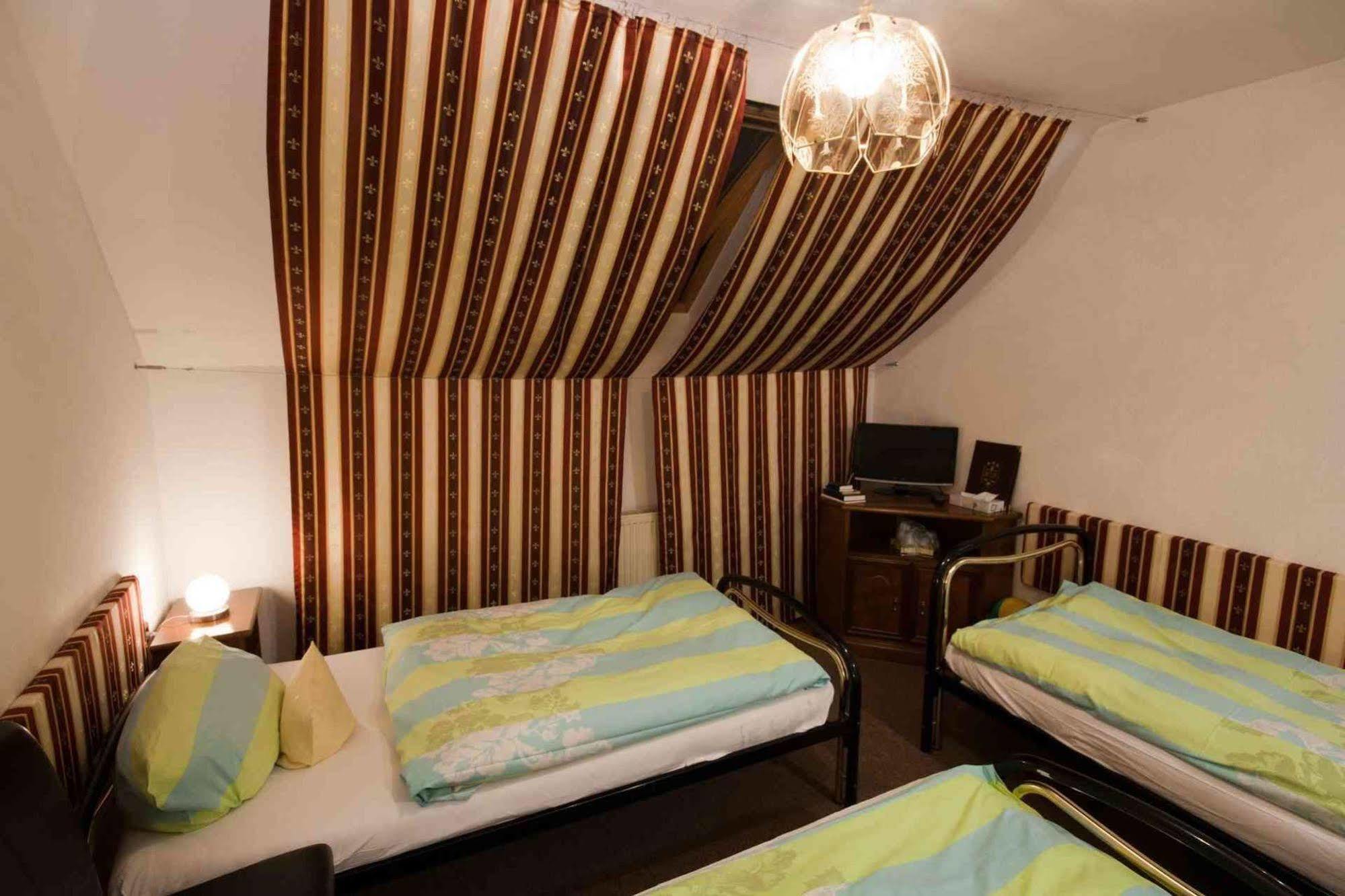 Hotel Attaché Raunheim Buitenkant foto
