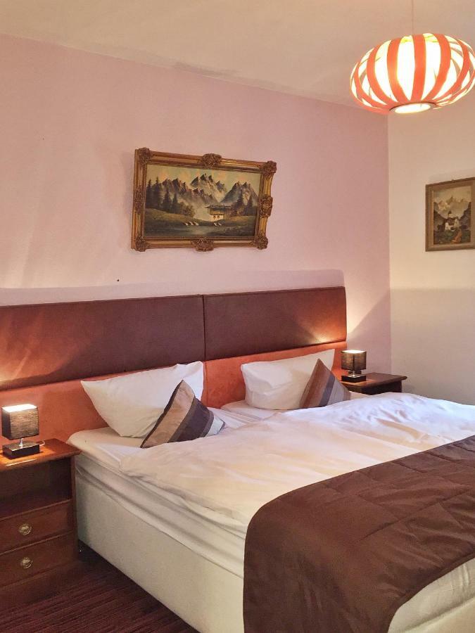 Hotel Attaché Raunheim Buitenkant foto