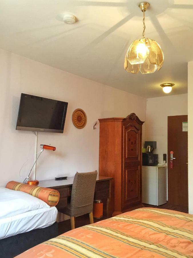 Hotel Attaché Raunheim Buitenkant foto