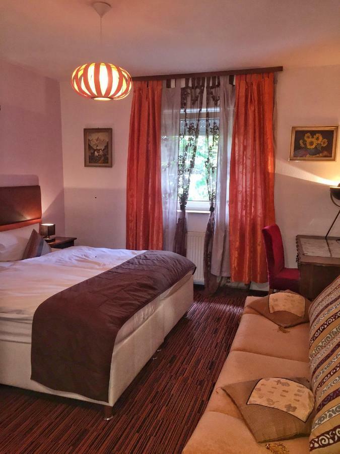Hotel Attaché Raunheim Buitenkant foto